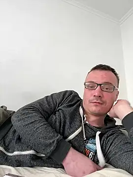 viktor1992-1-1 online show from March 7, 2026, 10:32 am