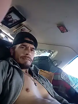 LetMeLiqU online show from November 18, 2025, 8:45 pm