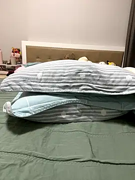 Lil asianxyz online show from October 3, 2025, 2:40 pm