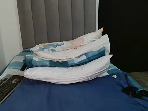 Snapshot of Sex_bomb30 chatting on October 30, 2025, 12:31 am Sex bomb30 online show from October 30, 2025, 12:31 am