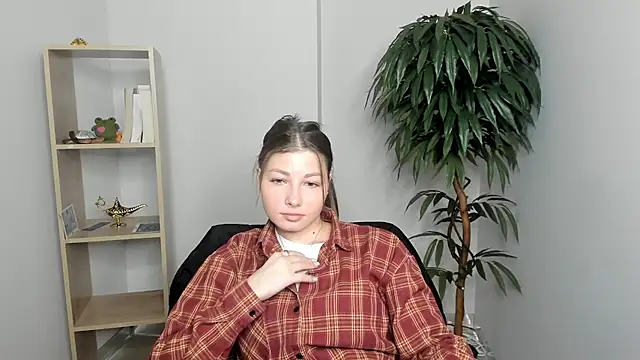 BrittGupton online show from October 3, 2025, 8:38 am