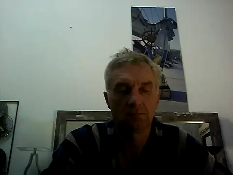 Snapshot of Vintermelon2 chatting on October 8, 2025, 6:37 am Vintermelon2 online show from October 8, 2025, 6:37 am