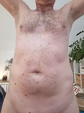 Snapshot of Vintermelon2 chatting on October 25, 2025, 7:40 am Vintermelon2 online show from October 25, 2025, 7:40 am