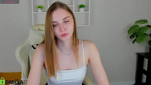 L1na Reeds online show from October 15, 2025, 5:50 am