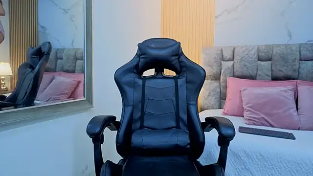 angel  kiss online show from March 11, 2026, 11:37 am