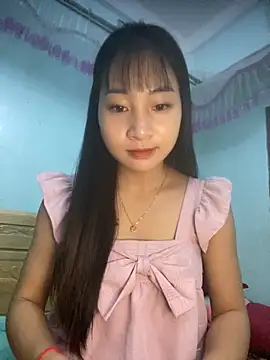 banlinh004 online show from November 7, 2025, 1:32 am