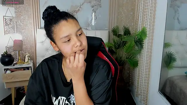 AriaVega online show from March 30, 2026, 12:50 pm