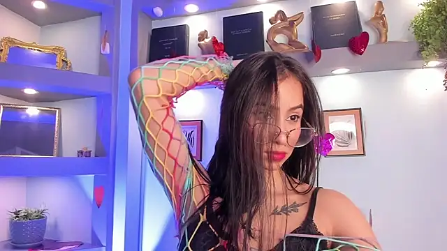 Alana Martinez  online show from February 28, 2026, 7:57 pm