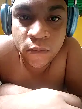 Blackandwhite 30 online show from November 26, 2025, 3:34 pm