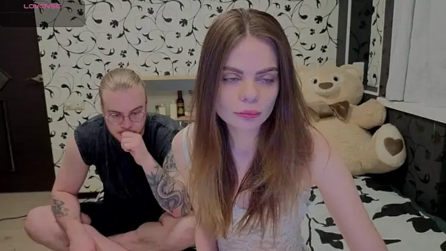 xAlisontiny online show from April 6, 2026, 9:05 pm