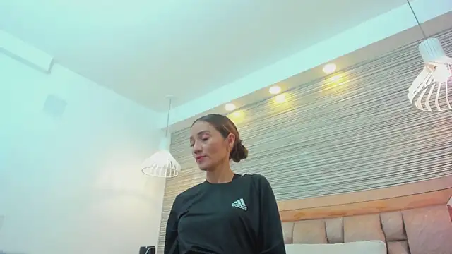 isaa stone online show from October 23, 2025, 6:17 pm