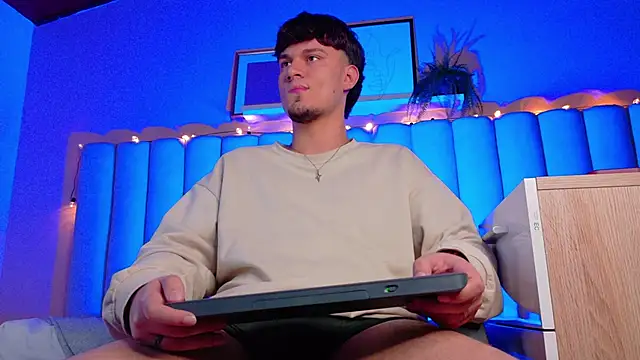 LiamThunder05  online show from November 8, 2025, 2:59 am