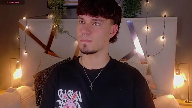 LiamThunder05  online show from November 21, 2025, 8:08 pm