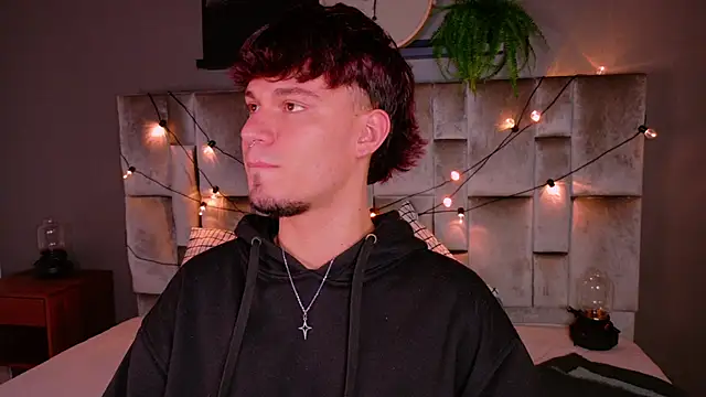 LiamThunder05  online show from November 15, 2025, 3:54 am