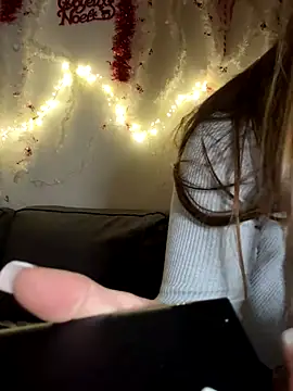 bebecita x online show from December 2, 2025, 9:27 pm