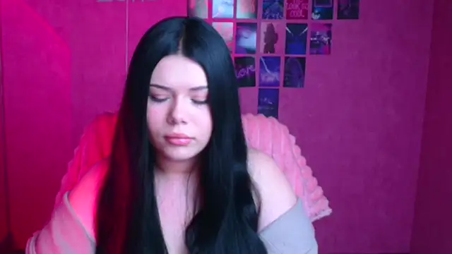 Mona Esty online show from November 3, 2025, 8:23 pm