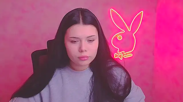 Mona Esty online show from November 7, 2025, 7:18 pm