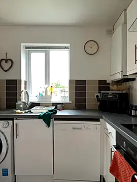 MimiMaee online show from November 18, 2025, 10:07 am