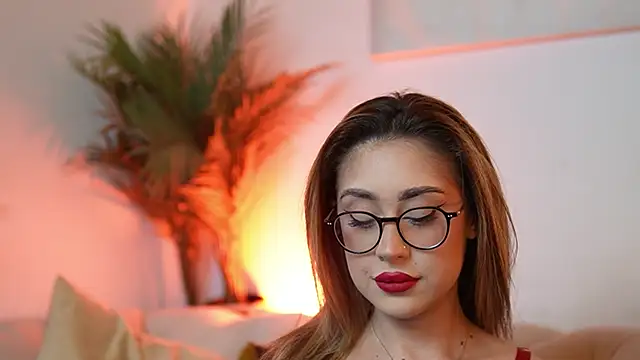 AileenKiss online show from November 18, 2025, 7:28 pm