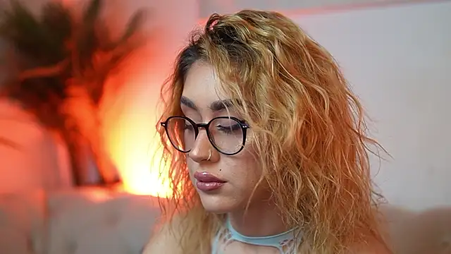 AileenKiss online show from March 12, 2026, 10:25 pm