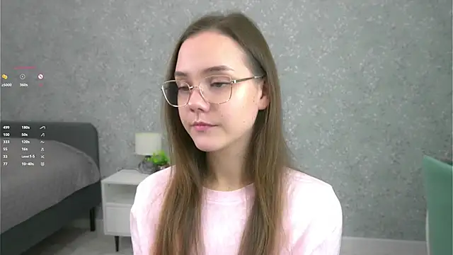 SweetSaraPie online show from December 4, 2025, 6:40 pm