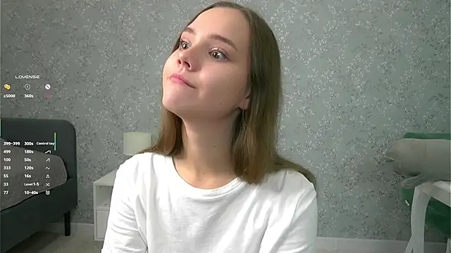 SweetSaraPie online show from October 5, 2025, 7:04 pm