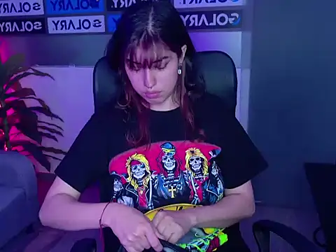 Violetta Swett  online show from November 14, 2025, 1:26 pm