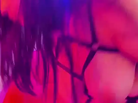 Violetta Swett  online show from October 3, 2025, 12:28 pm