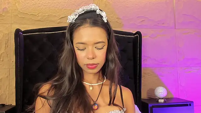 naomi hill1 online show from December 4, 2025, 10:20 pm