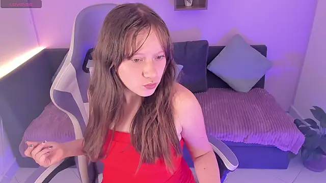 Snapshot of AliciaMoonx chatting on October 15, 2025, 11:51 am AliciaMoonx online show from October 15, 2025, 11:51 am