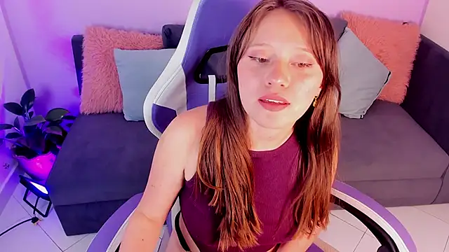 Snapshot of AliciaMoonx chatting on November 22, 2025, 12:26 pm AliciaMoonx online show from November 22, 2025, 12:26 pm