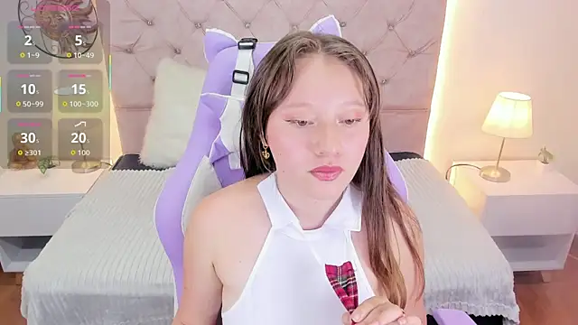 Snapshot of AliciaMoonx chatting on November 26, 2025, 6:19 pm AliciaMoonx online show from November 26, 2025, 6:19 pm