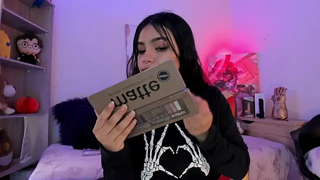 emma soffia online show from November 11, 2025, 6:03 pm