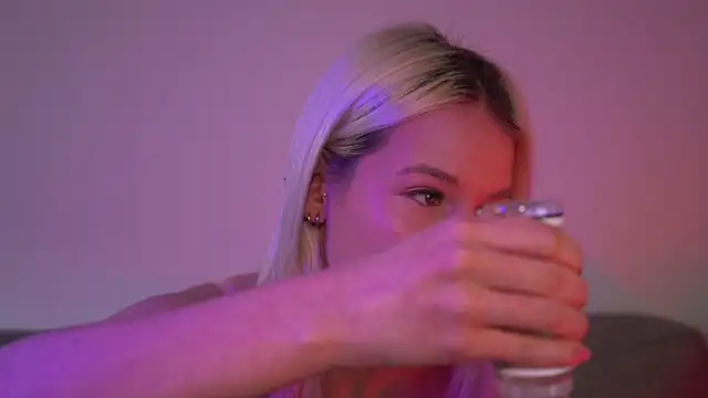 RanyThomson online show from April 12, 2026, 2:31 pm