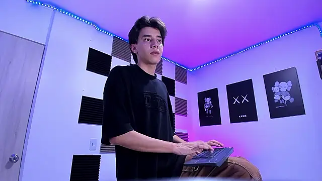 jeycobb online show from March 24, 2026, 1:16 am