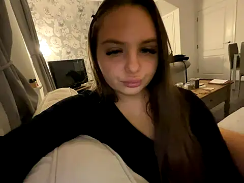 EllaStarrxxx online show from December 2, 2025, 1:28 am