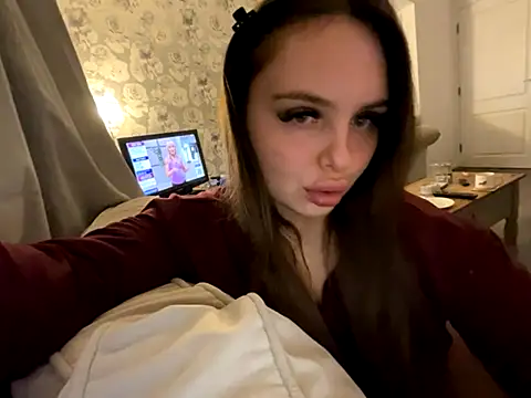 EllaStarrxxx online show from November 20, 2025, 12:33 am