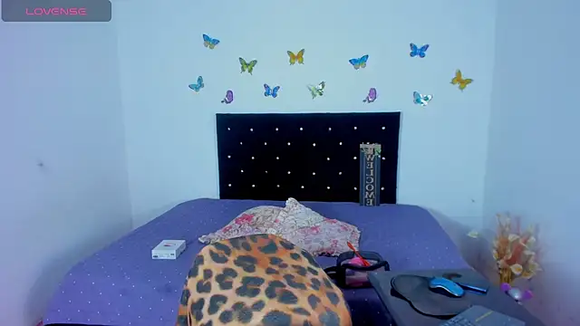 Tiffannydoll99 online show from April 28, 2026, 3:55 am