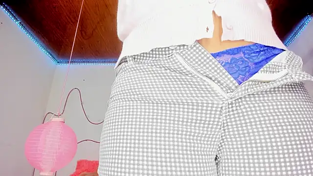 shannon kinne  online show from October 9, 2025, 7:47 pm