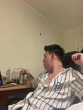 latava online show from October 7, 2025, 8:54 pm