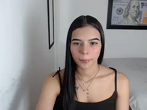 Snapshot of linnaskinyy chatting on October 13, 2025, 5:42 am linnaskinyy online show from October 13, 2025, 5:42 am