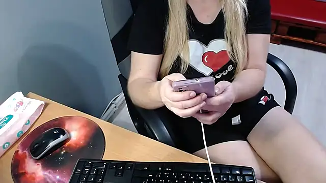 Ledi Catherin online show from March 1, 2026, 2:55 am