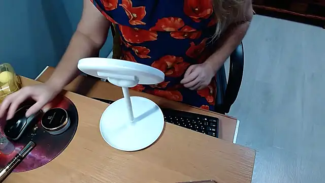 Ledi Catherin online show from November 3, 2025, 10:57 pm