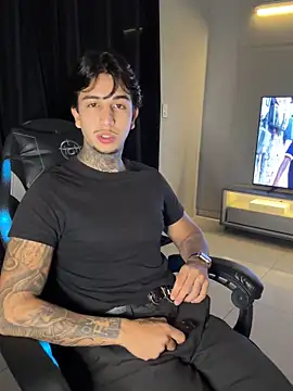 RealGdiass online show from October 4, 2025, 3:52 am