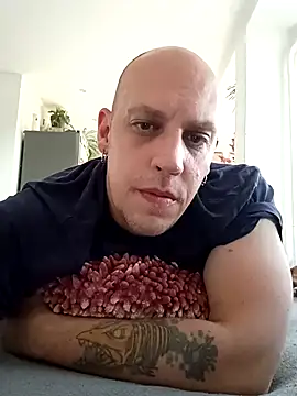 Kobradera1984 online show from October 15, 2025, 2:36 pm