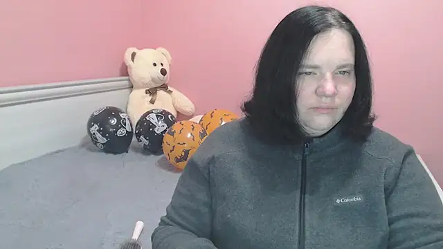  alexandra ray  online show from October 24, 2025, 7:51 am