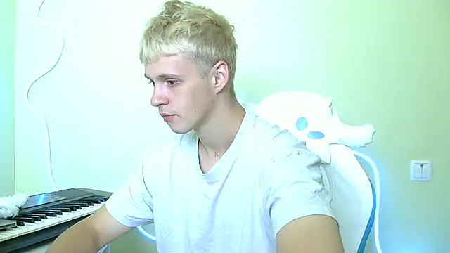 Snapshot of _Timmy_Boy_ chatting on October 4, 2025, 10:28 am Timmy Boy online show from October 4, 2025, 10:28 am