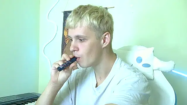 Snapshot of _Timmy_Boy_ chatting on October 5, 2025, 11:12 am Timmy Boy online show from October 5, 2025, 11:12 am