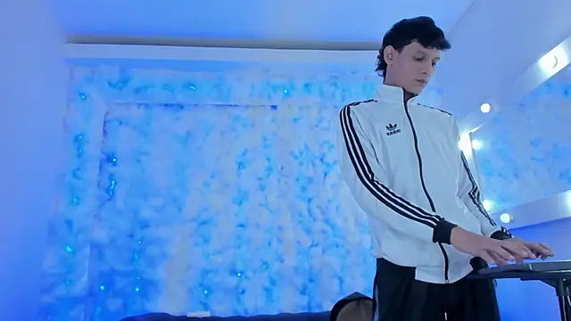 Play boys Hot2 online show from November 1, 2025, 11:37 am