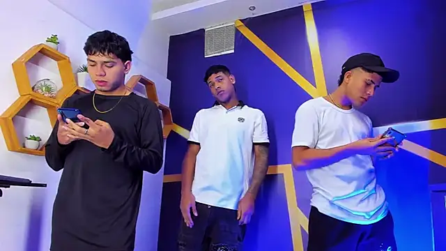 Play boys Hot2 online show from October 4, 2025, 11:56 am